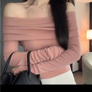 Piko 1988 Off the Shoulder Sweater Mauve